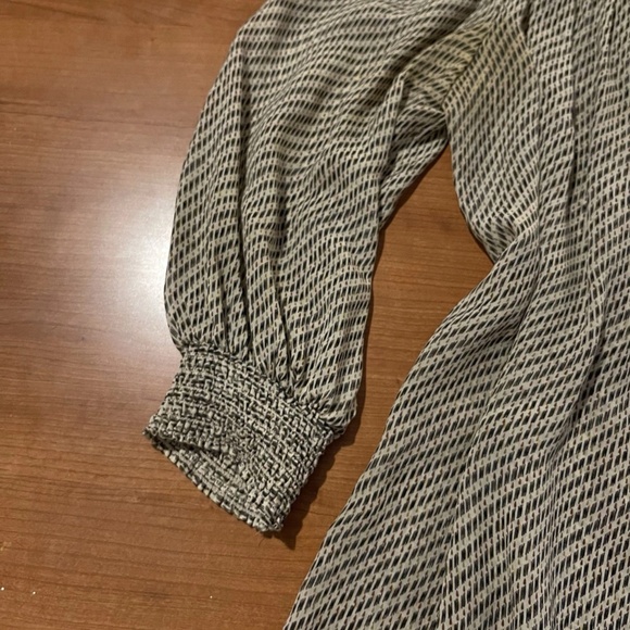 Theory 100% Silk Sheer Tunic Women's Shirt Size P Hajar Off-the-Shoulder Smocked - Picture 2 of 8